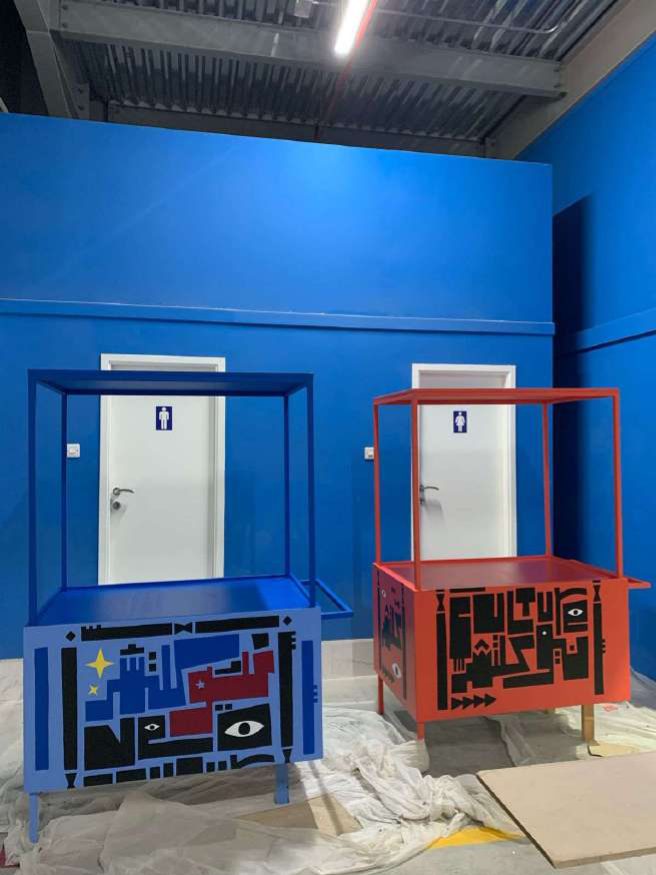 Hand-painted carts & stands, Various — photo 1